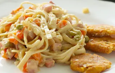 Pasta con Crema y Vegetales