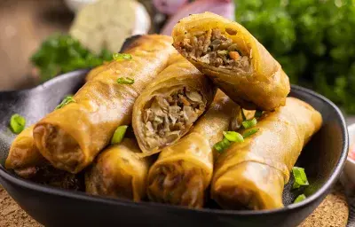 ROLLITOS DE VEGETALES Y CARNE