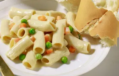 Pasta con Crema y Vegetales