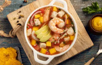 Ceviche mixto con mango