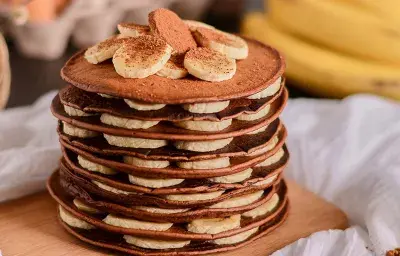 Pancakes De Chocolate Y Mantequilla De Mani