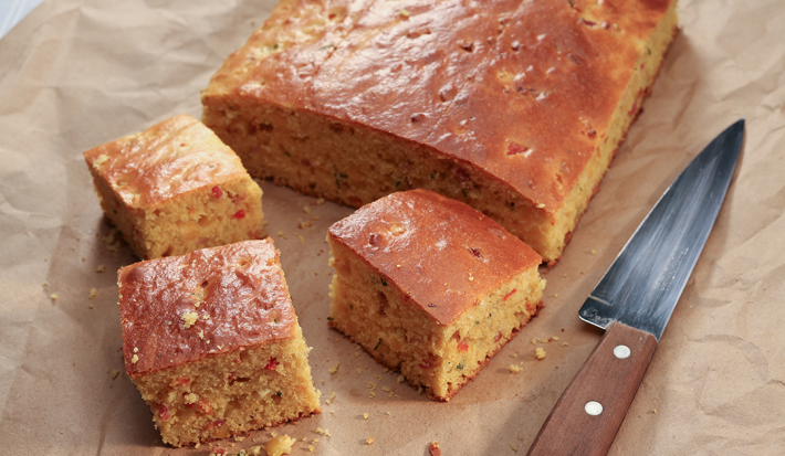 Pan de Maíz con Tocineta y Cebolla