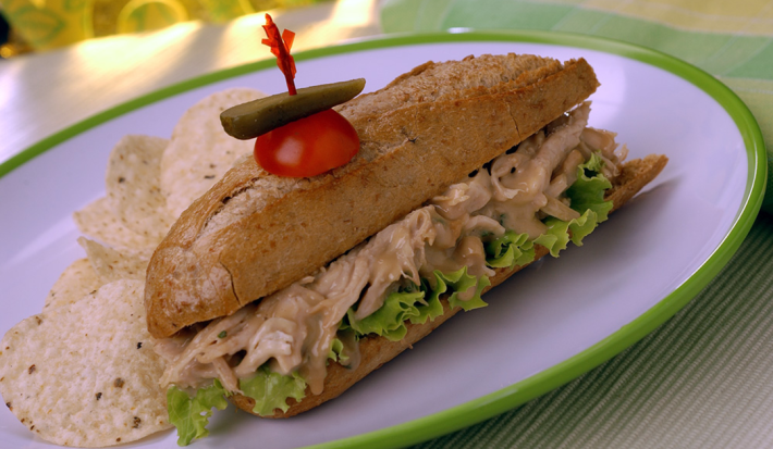 Sandwich de Pollo con Mermelada de Tamarindo