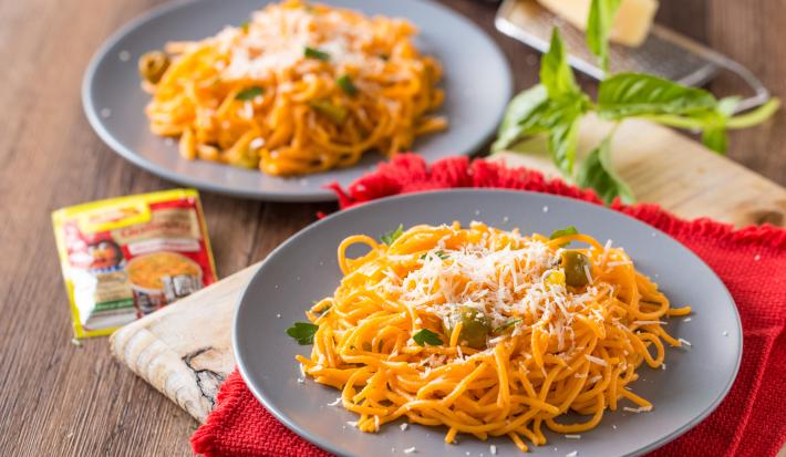 PASTA ROJA A LA GALLINITA TOMATE