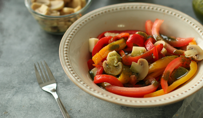 Ensalada de Pimientos y Mozzarella con Salsa Verde