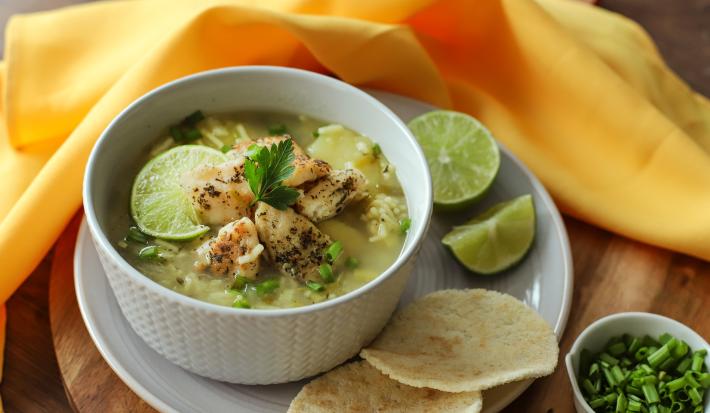 SOPA DE POLLO Y FIDEO CON PESCADO