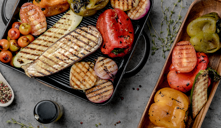 MIX DE VEGETALES ASADOS CON SALSA CHIMICHURRI