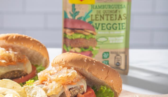 HAMBURGUESA DE QUINUAY LENTEJAS VEGGIE MAGGI CON CEBOLLA CARAMELIZADA