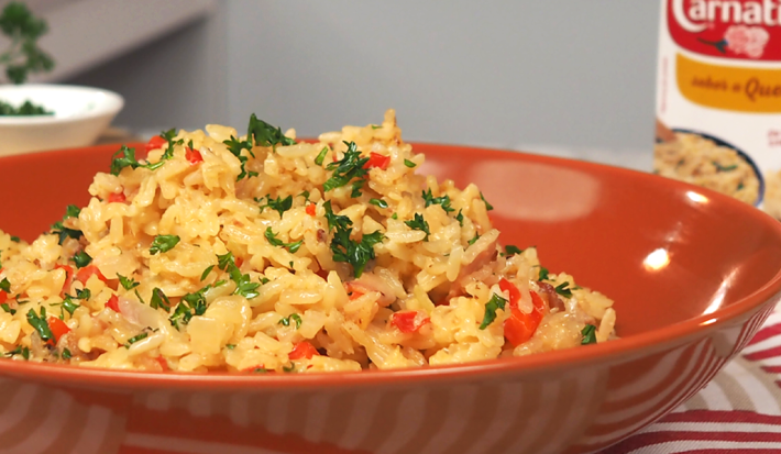 ARROZ CREMOSO CON QUESO Y TOCINETA