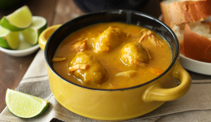 Sancocho Criollo con Bollitos de Plátanos Verdes