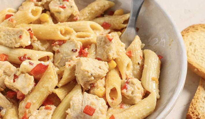 Pasta Con Pollo Maíz Y Pimiento